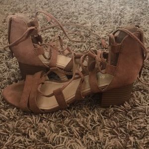 Size 6.5 madden girl strappy chunky heel